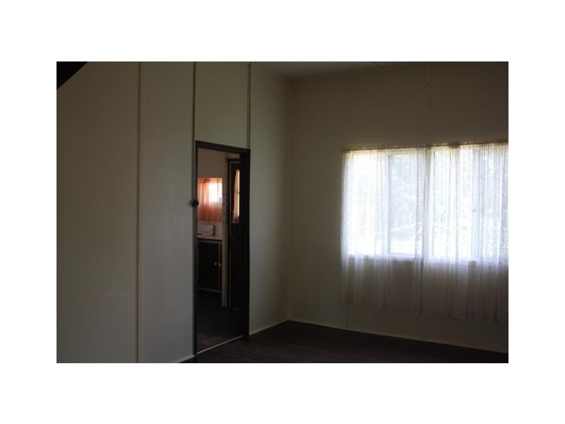 527 Esplanade, Urangan QLD 4655