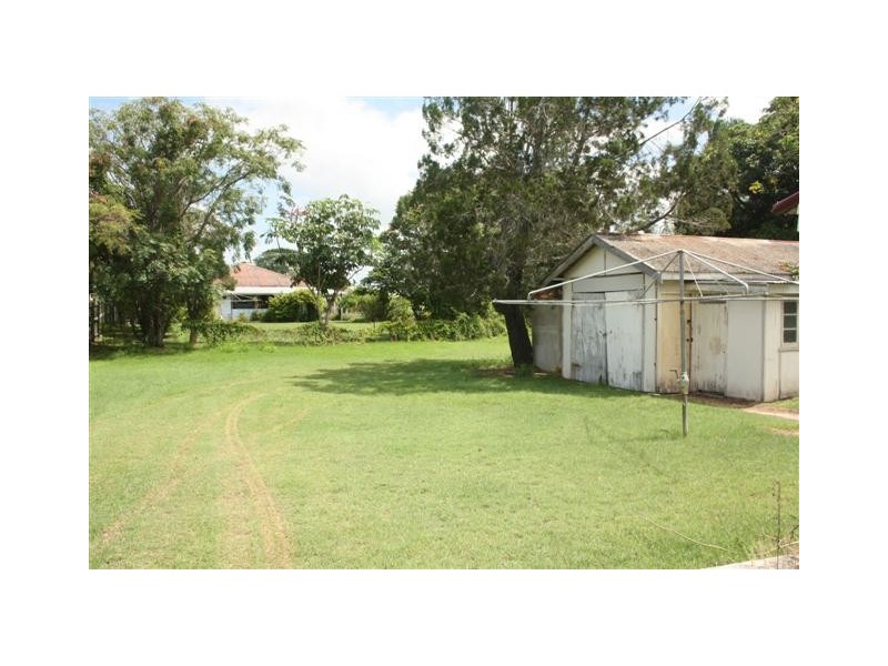527 Esplanade, Urangan QLD 4655