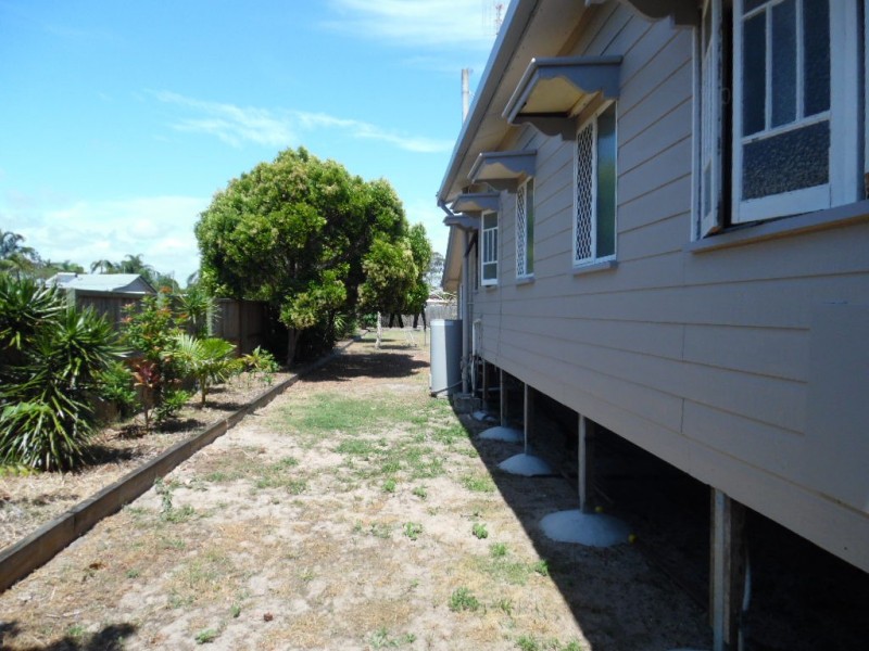 49 King Street, Urangan QLD 4655