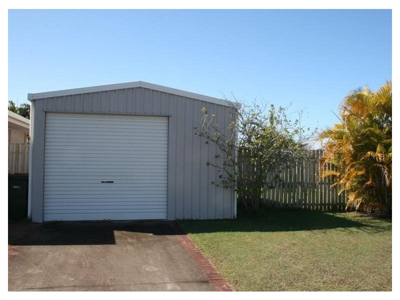 77 Ibis Blvd, Eli Waters QLD 4655