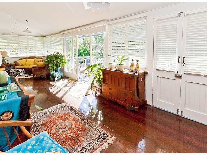 531 Charlton Esplanade, Urangan QLD 4655