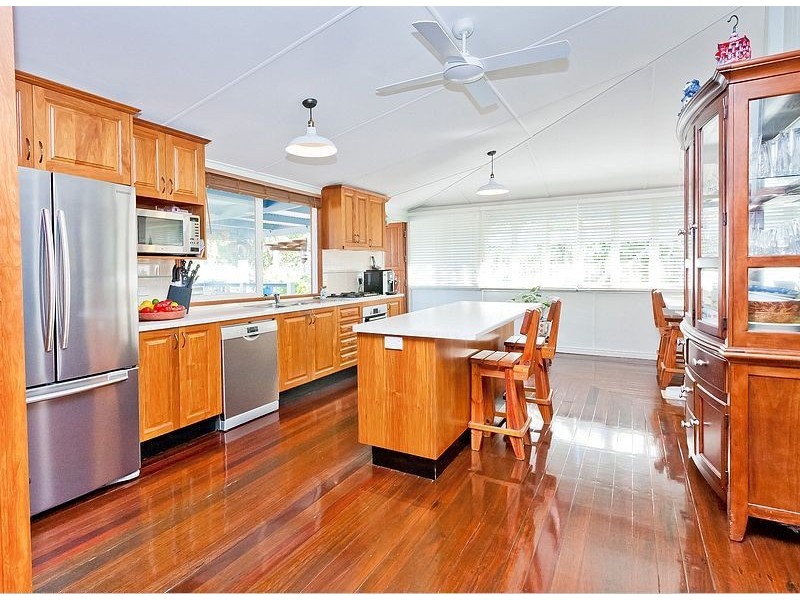 531 Charlton Esplanade, Urangan QLD 4655