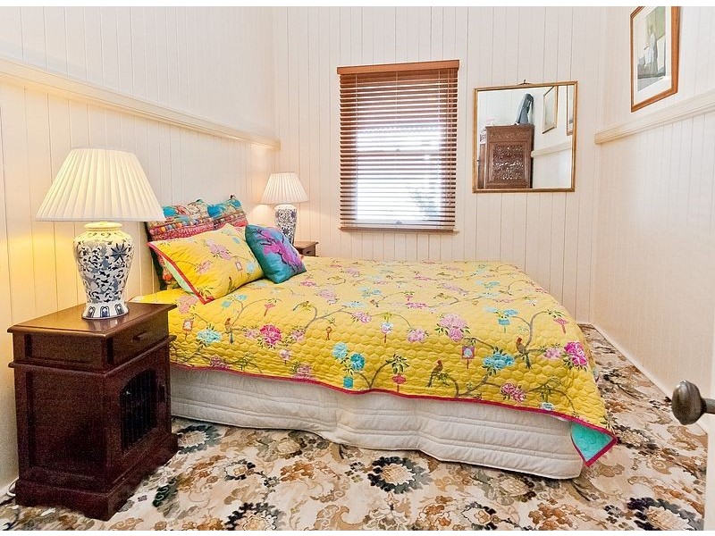 531 Charlton Esplanade, Urangan QLD 4655