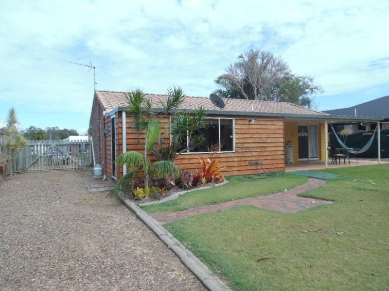 16 Acacia Street, Point Vernon QLD 4655