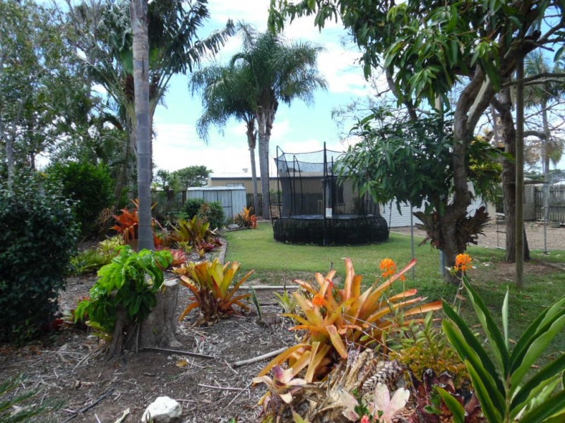 16 Acacia Street, Point Vernon QLD 4655