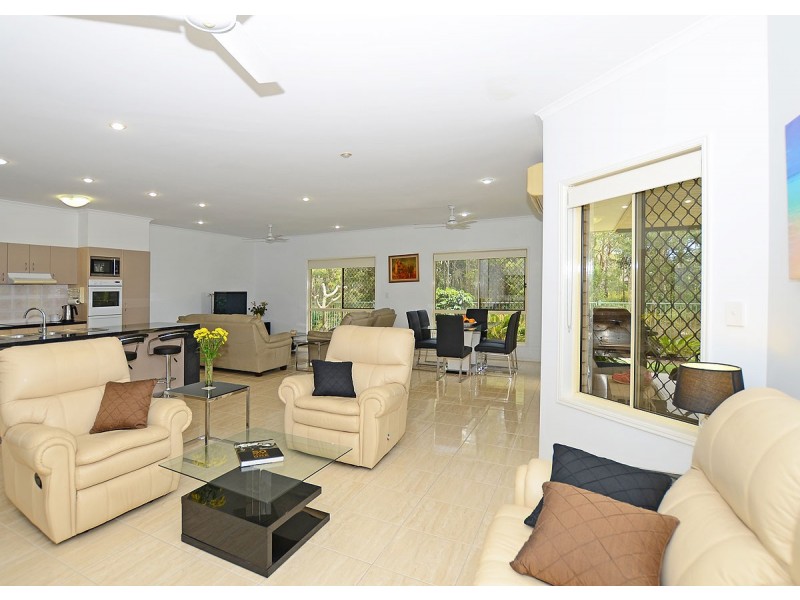 8 Daphne Court, Torquay QLD 4655