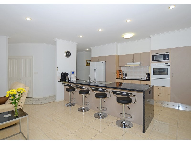8 Daphne Court, Torquay QLD 4655