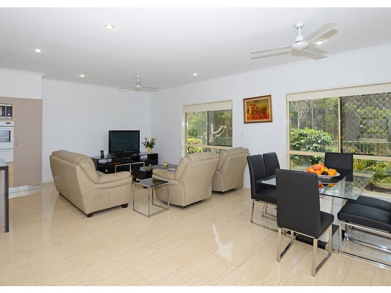 8 Daphne Court, Torquay QLD 4655