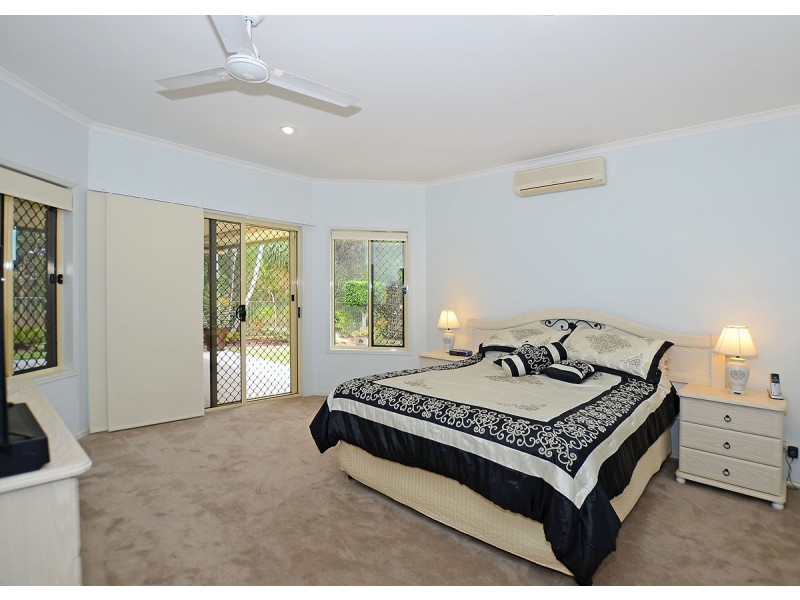 8 Daphne Court, Torquay QLD 4655