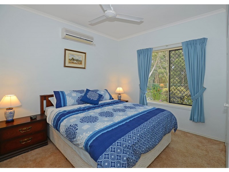 8 Daphne Court, Torquay QLD 4655