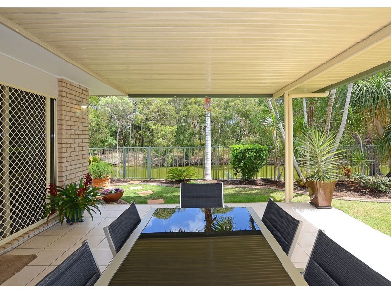 8 Daphne Court, Torquay QLD 4655