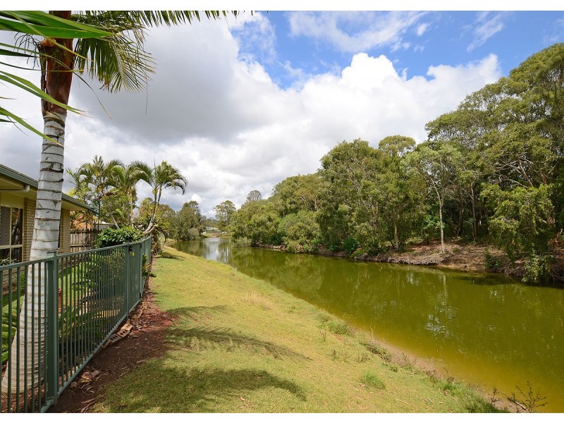 8 Daphne Court, Torquay QLD 4655
