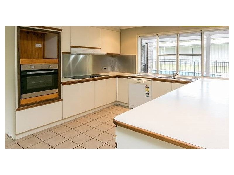 16 Garden Drive, Urangan QLD 4655