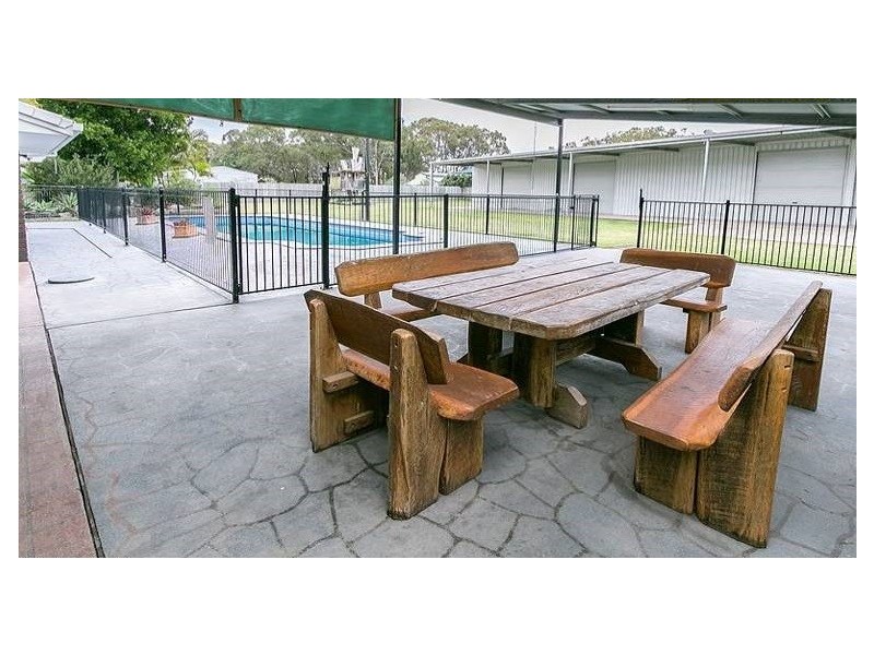 16 Garden Drive, Urangan QLD 4655