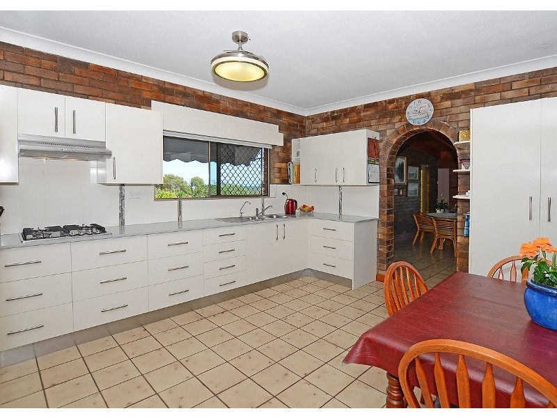 89 Esplanade, Point Vernon QLD 4655