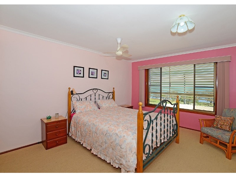89 Esplanade, Point Vernon QLD 4655