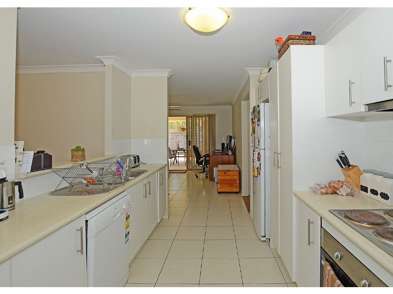 16 Peat Court, Nikenbah QLD 4655