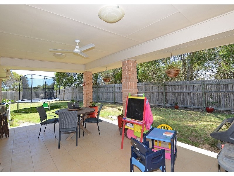 16 Peat Court, Nikenbah QLD 4655