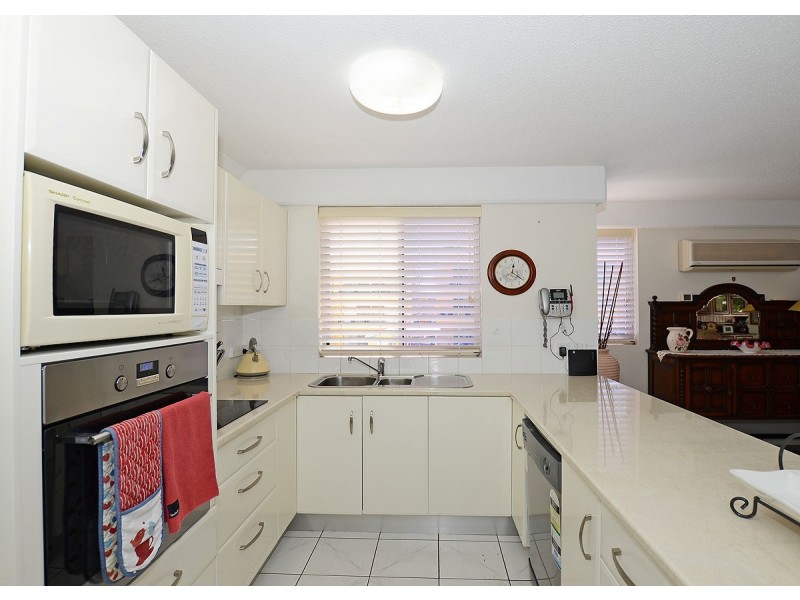 17/386 Esplanade, Torquay QLD 4655
