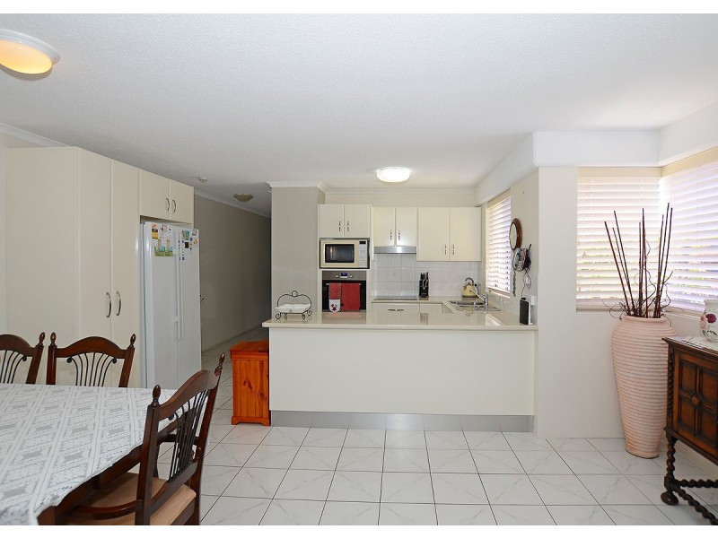 17/386 Esplanade, Torquay QLD 4655