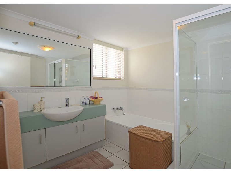 17/386 Esplanade, Torquay QLD 4655