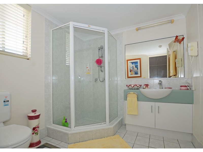 17/386 Esplanade, Torquay QLD 4655