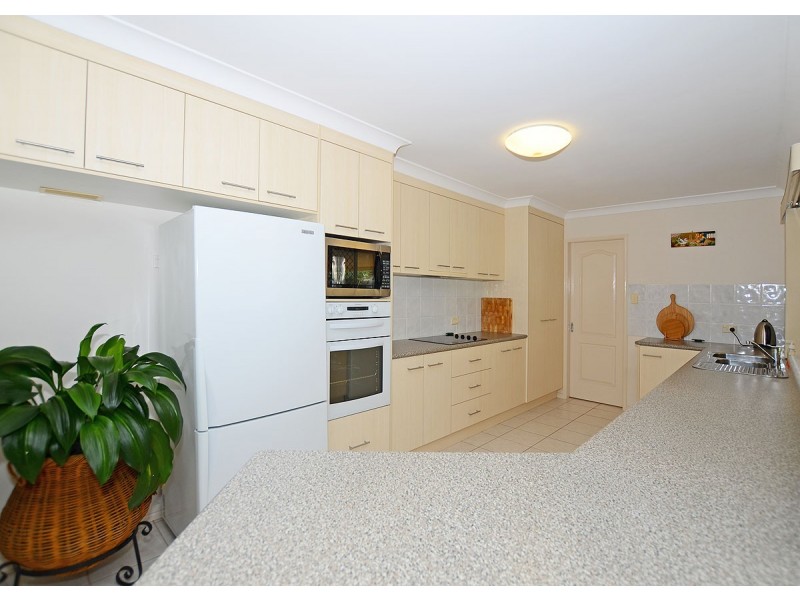 62 Wattle Street, Point Vernon QLD 4655