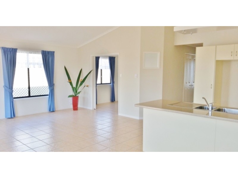 167-7 Bay Drive, Pialba QLD 4655