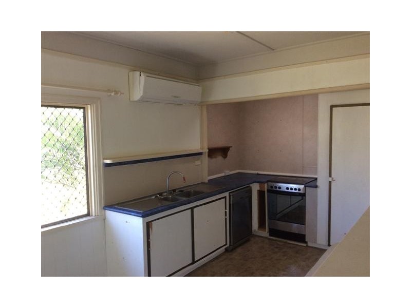 195 Long Street, Point Vernon QLD 4655