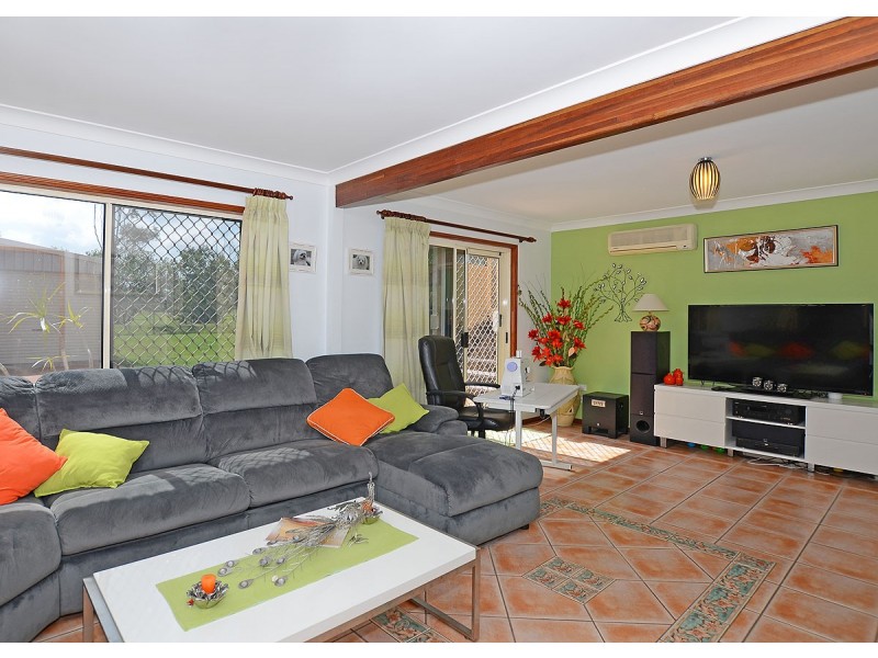 31 Bowerbird Ave, Eli Waters QLD 4655
