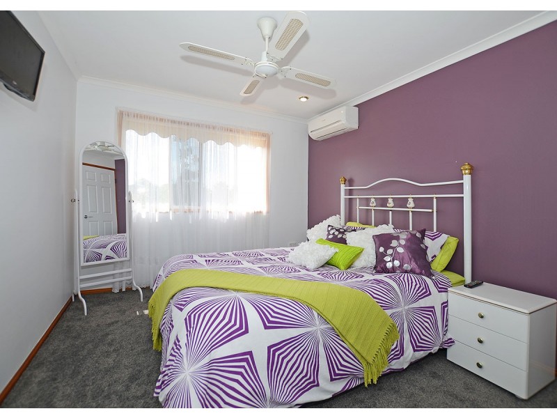 31 Bowerbird Ave, Eli Waters QLD 4655
