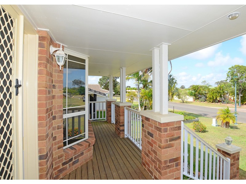 31 Bowerbird Ave, Eli Waters QLD 4655