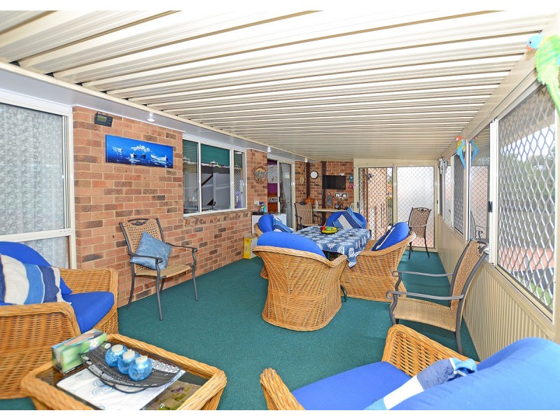 31 Bowerbird Ave, Eli Waters QLD 4655