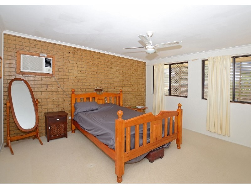 796 Boat Harbour Drive, Urangan QLD 4655