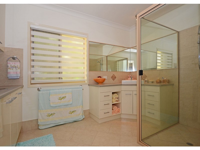 00 Shore Rd, Urangan QLD 4655