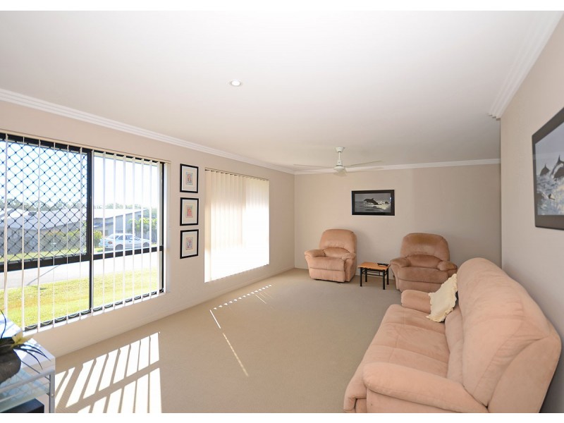12 Parklink Avenue West, Wondunna QLD 4655