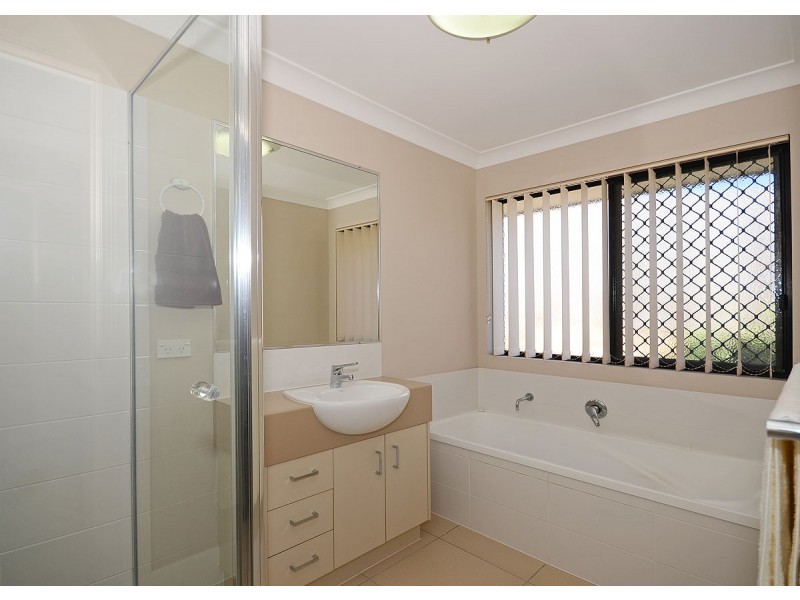 12 Parklink Avenue West, Wondunna QLD 4655