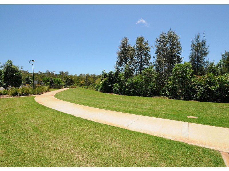 12 Parklink Avenue West, Wondunna QLD 4655