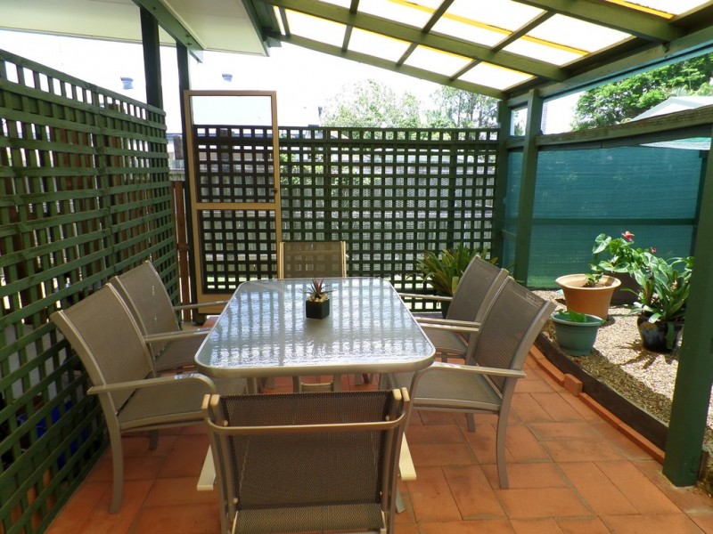 95 Limpus Street, Urangan QLD 4655