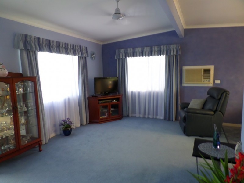 95 Limpus Street, Urangan QLD 4655