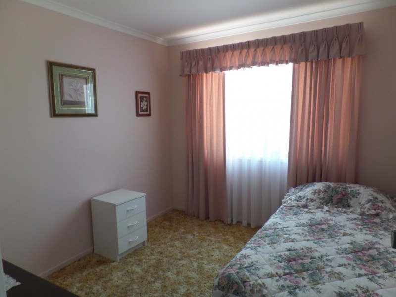 95 Limpus Street, Urangan QLD 4655