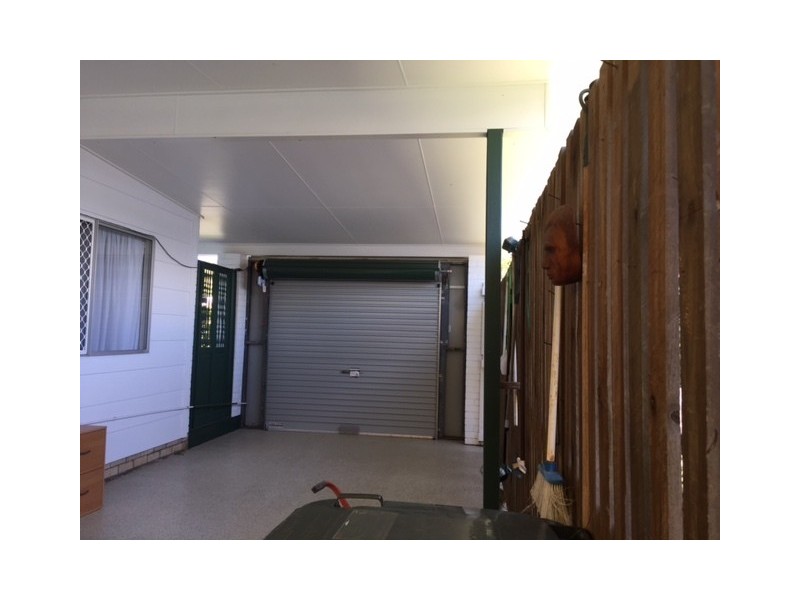 95 Limpus Street, Urangan QLD 4655