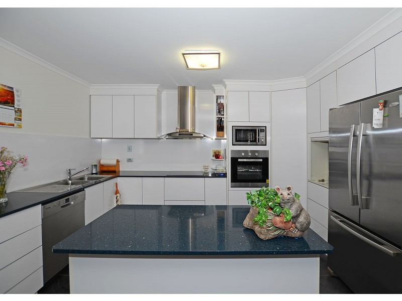 9 Bounty Circuit, Eli Waters QLD 4655