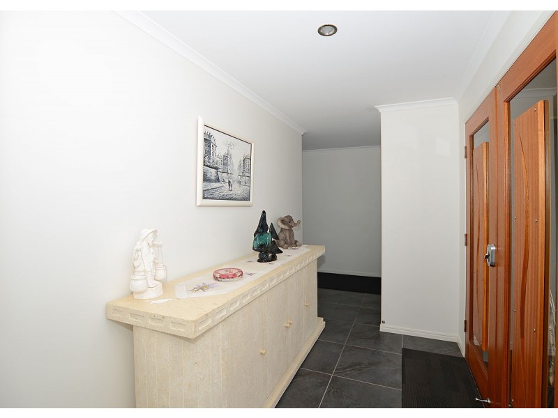 9 Bounty Circuit, Eli Waters QLD 4655