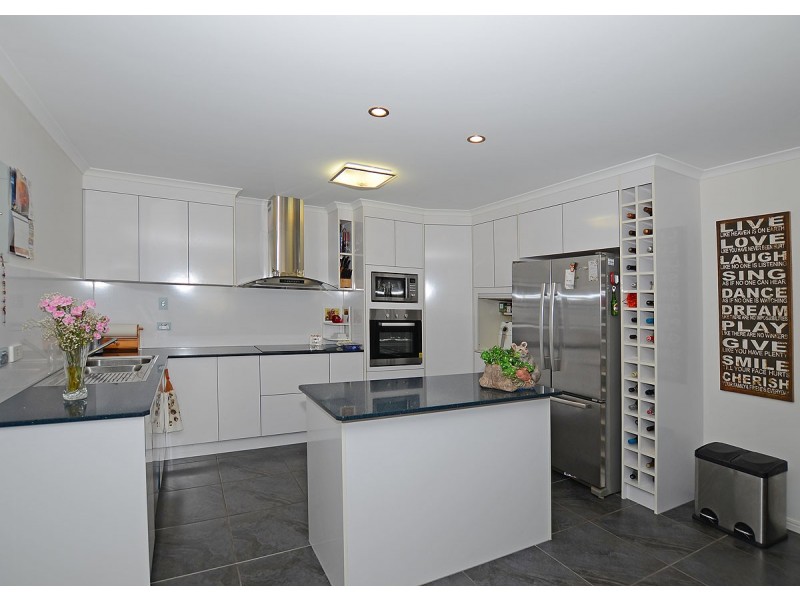9 Bounty Circuit, Eli Waters QLD 4655