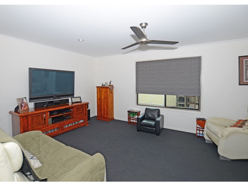9 Bounty Circuit, Eli Waters QLD 4655