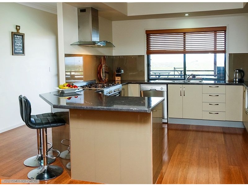 10 Sunad Court, Nikenbah QLD 4655
