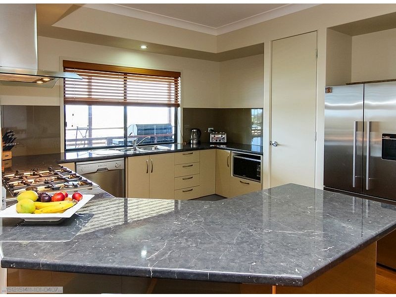 10 Sunad Court, Nikenbah QLD 4655
