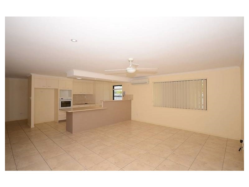 9 Border Court, Torquay QLD 4655