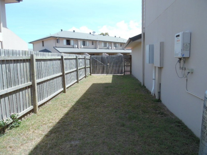 18/1 Ibis Boulevard, Eli Waters QLD 4655